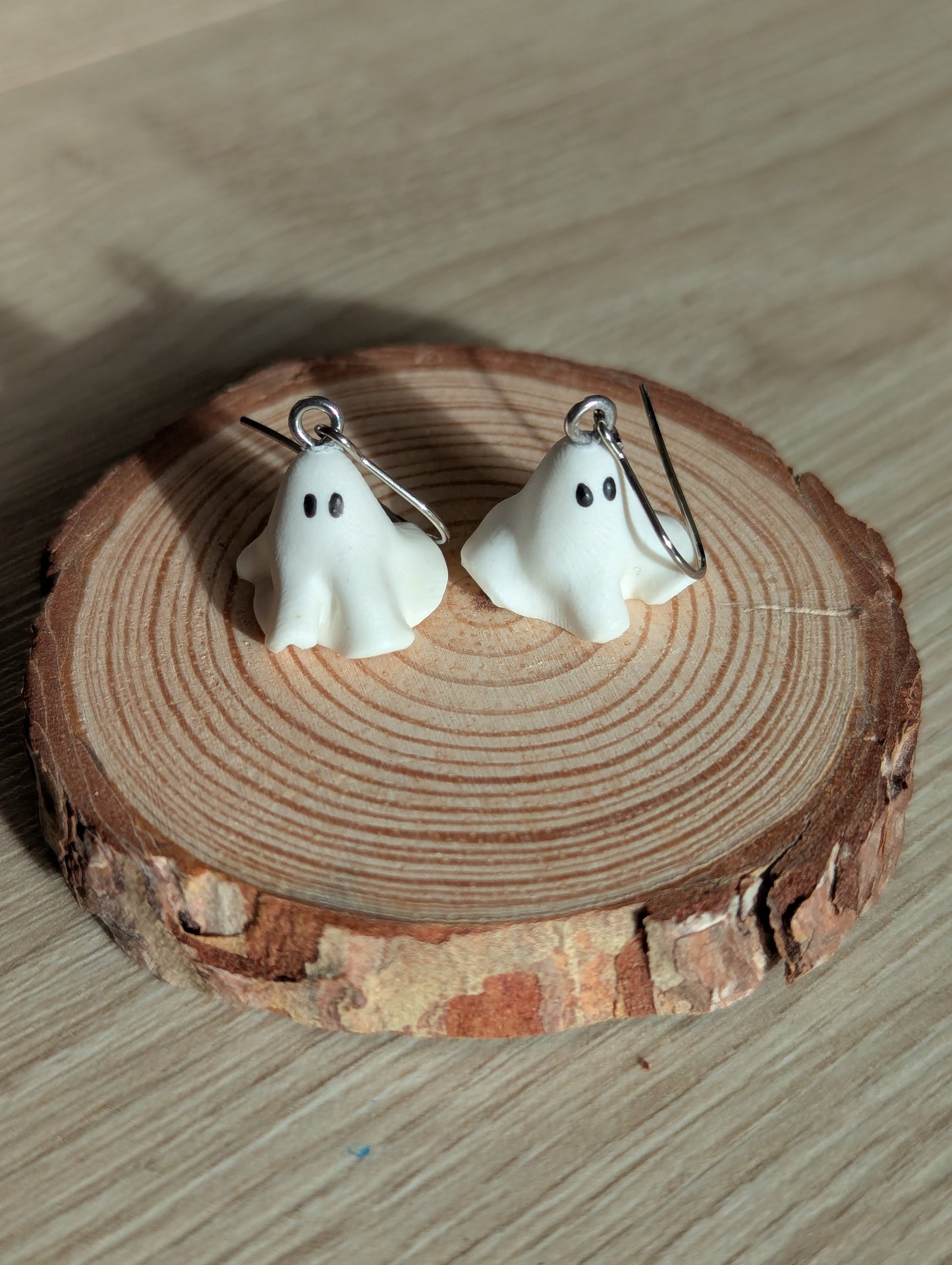 Ghost earrings for Halloween 👻