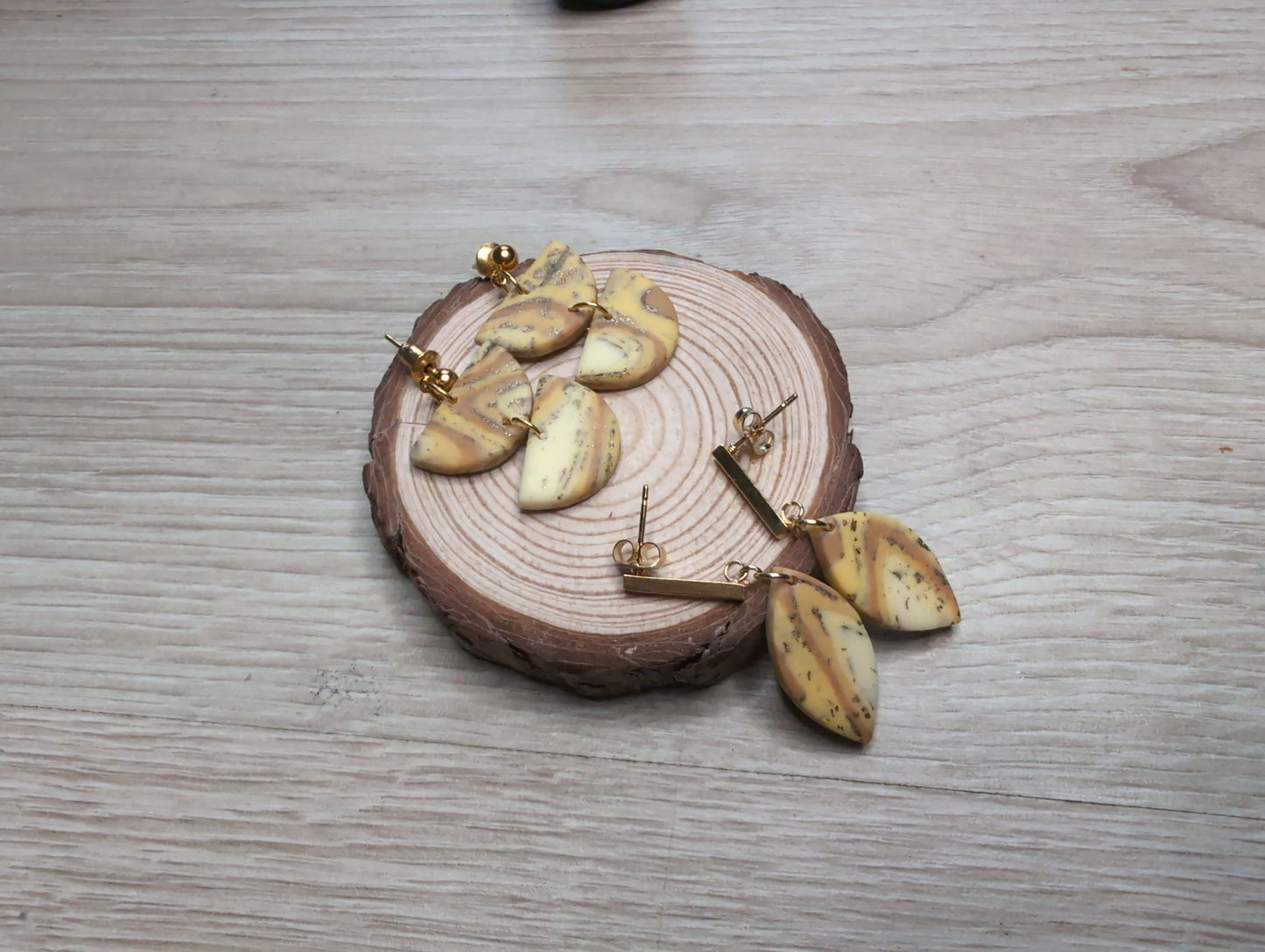 Golden shimmer earrings